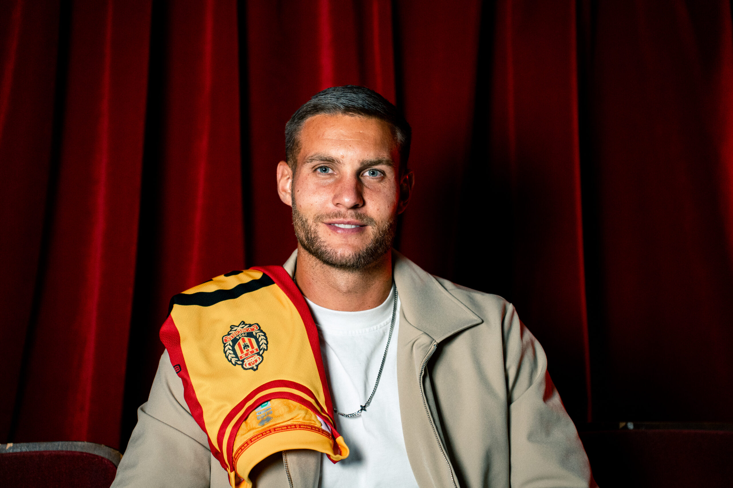 Mike Eerdhuijzen unterschreibt bis 2030